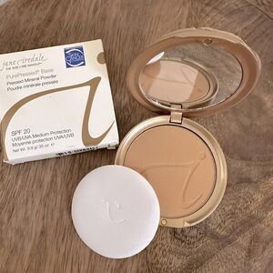 Jane Iredale PurePressed Base and Compact- Teakwood